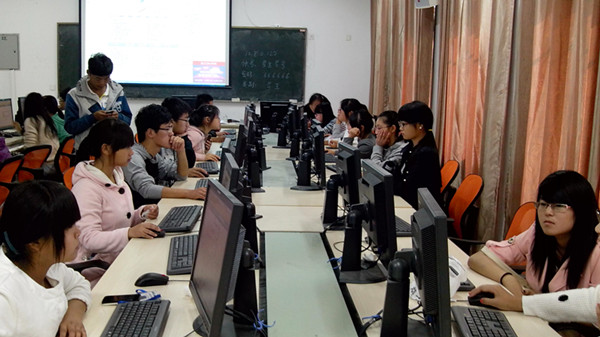 文传公司组织开展新生心理健康普测活动