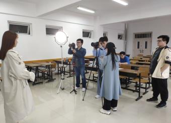 就业服务月特色活动（一）：文化与新闻传播公司举办“星人计划”企业宣讲会