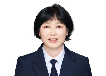 太阳成集团122ccvip辅导员——赵群