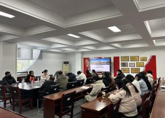 太阳成集团122ccvip召开传媒类专业发展研讨会
