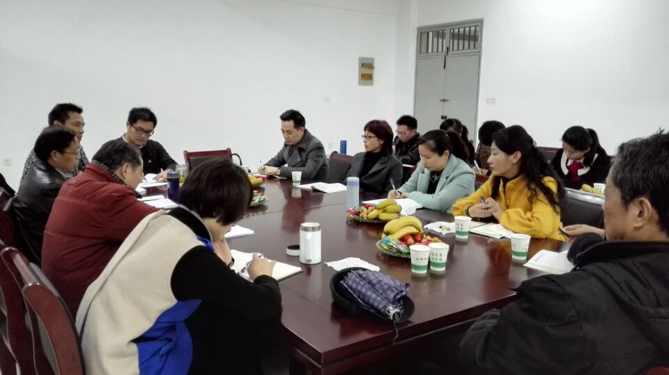 文化与新闻传播公司召开学科带头人及专聘教师座谈会